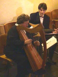 Begleitung mit der Harfe (Anne Rothgeb-Peschek)